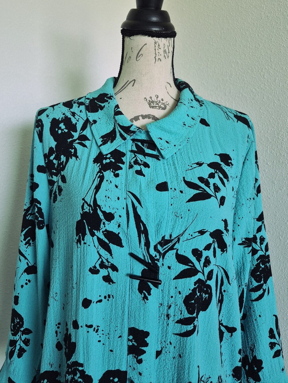 Ali Miles Floral green toggle button tunic Crinkle shirt size M Abstract artsy - Picture 4 of 16